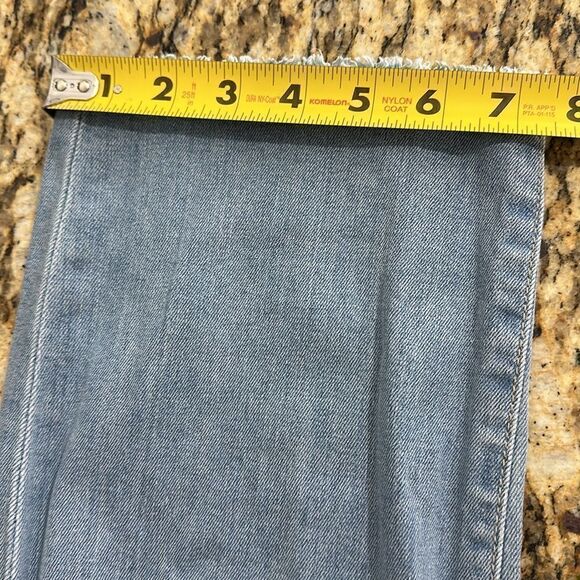 Joe’s Light Wash Distressed High Rise Straight Cropped Jeans Size 31 - Picture 9 of 10